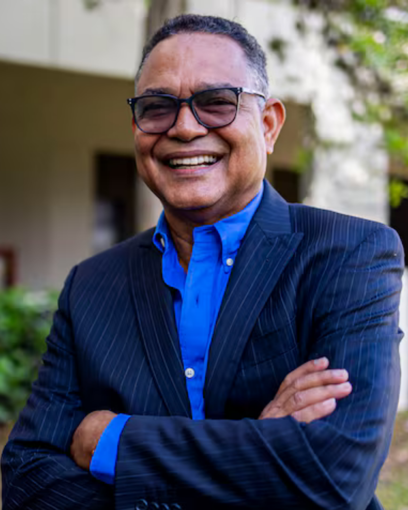 Foto del doctor Rafael Mendez Tejeda